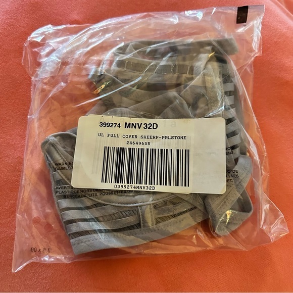 NWT Victoria’s Secret Very Sexy Unlined Mesh Plunge Bra - 32D - Picture 2 of 4